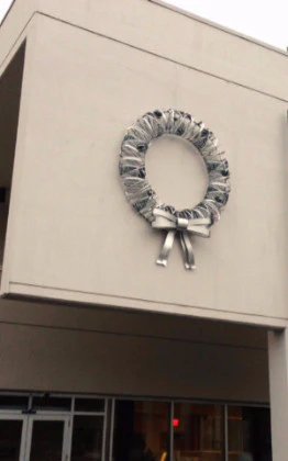 Custom Large Aluminum Christmas Wreath (1000-2) - Image 3